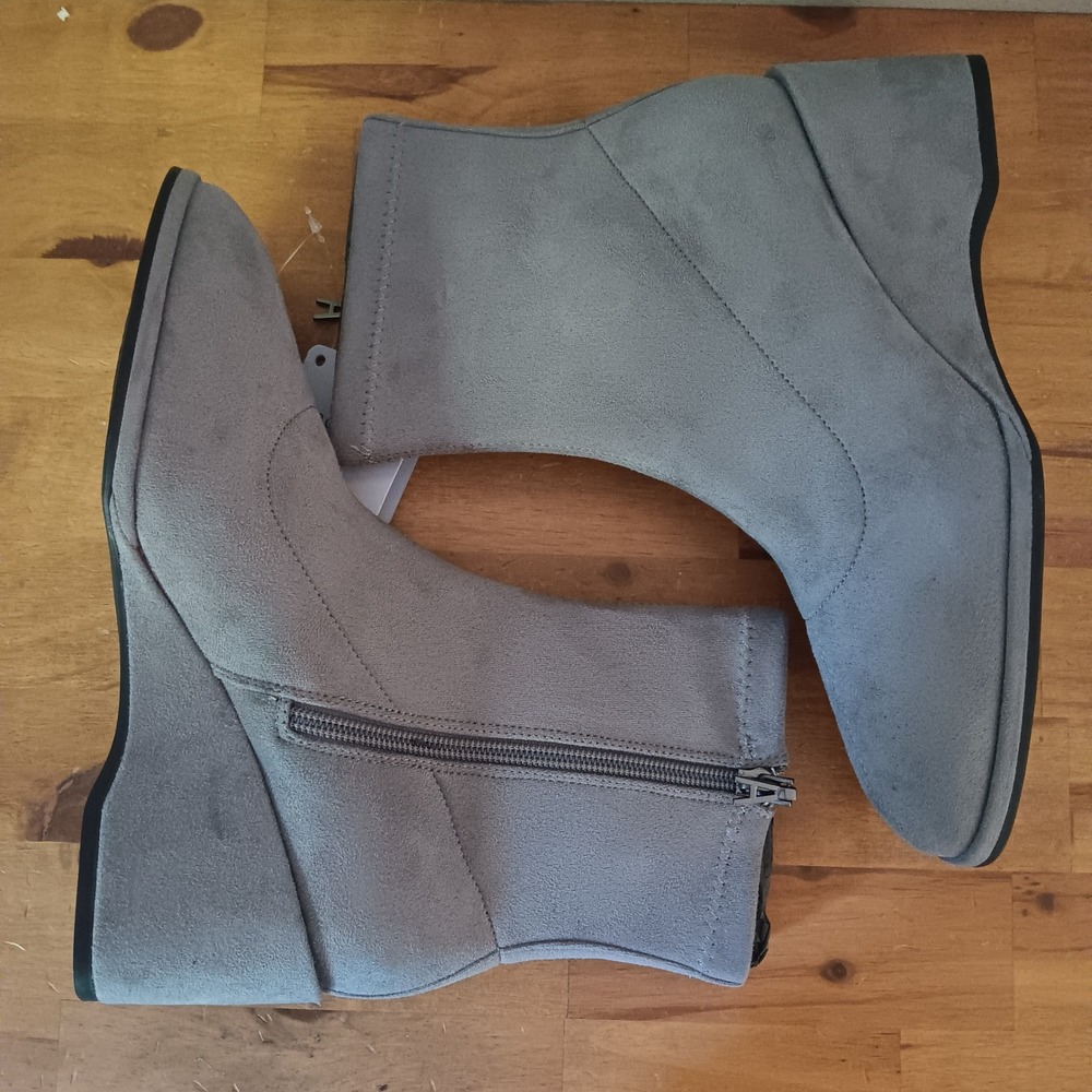 Aerosoles Anouk Ankle Boots Women 6.5W Grey Faux Suede Wedge Zip Bootie NWB - Picture 7 of 8